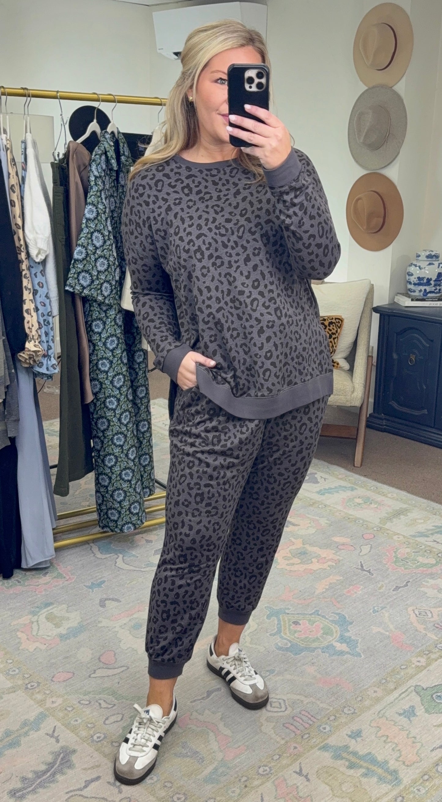 Fanning Jogger Pants in Black Leopard