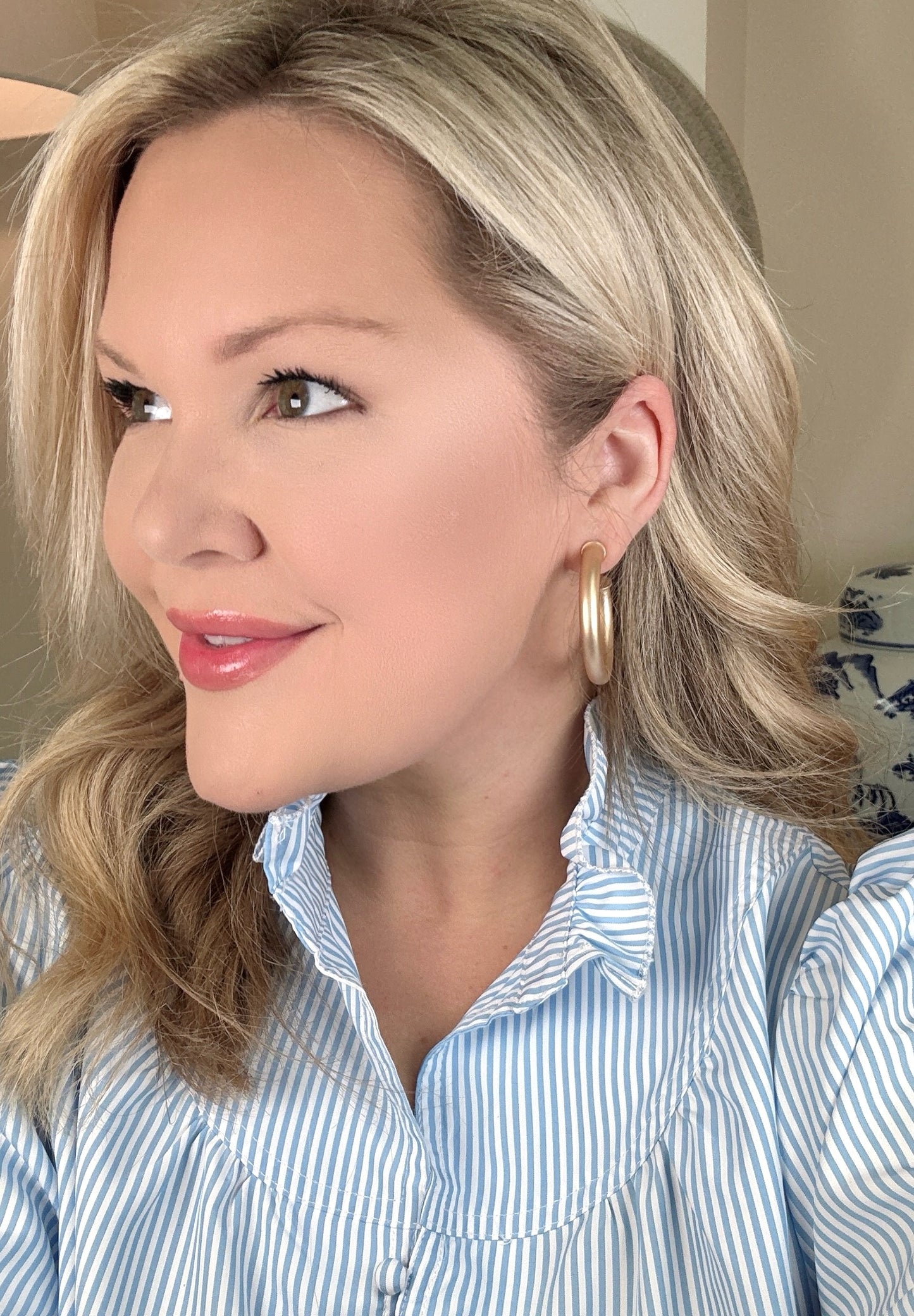 Roundabout Way Thick Matte Hoop Earrings