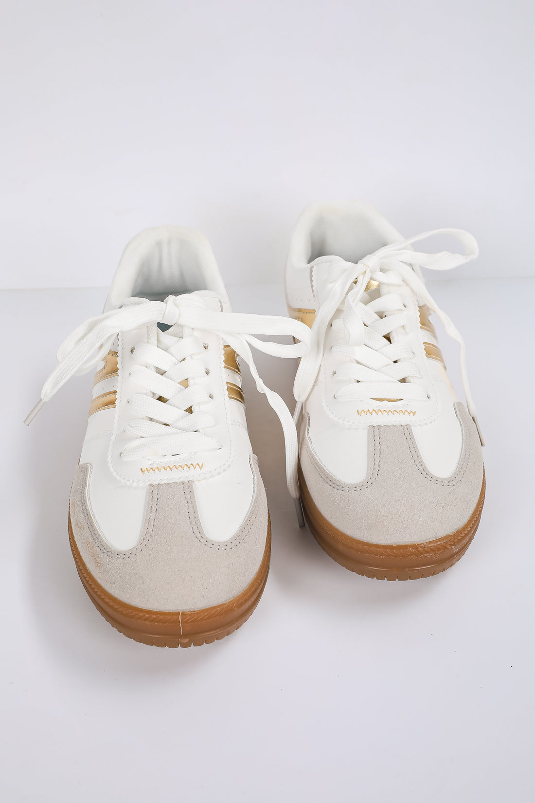 Run the Show Gold Accent Sneakers