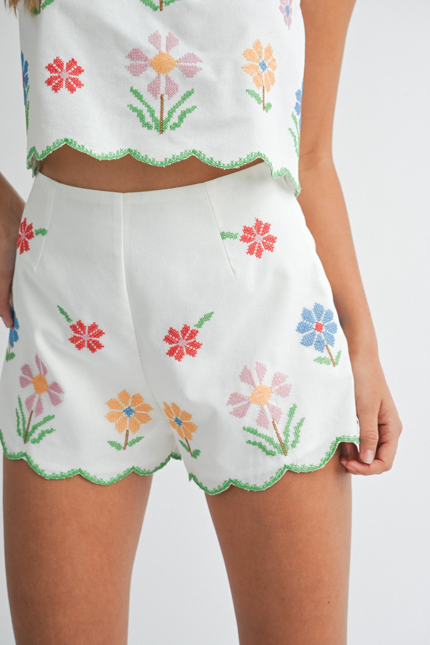 Embroidered Scallop Short Set