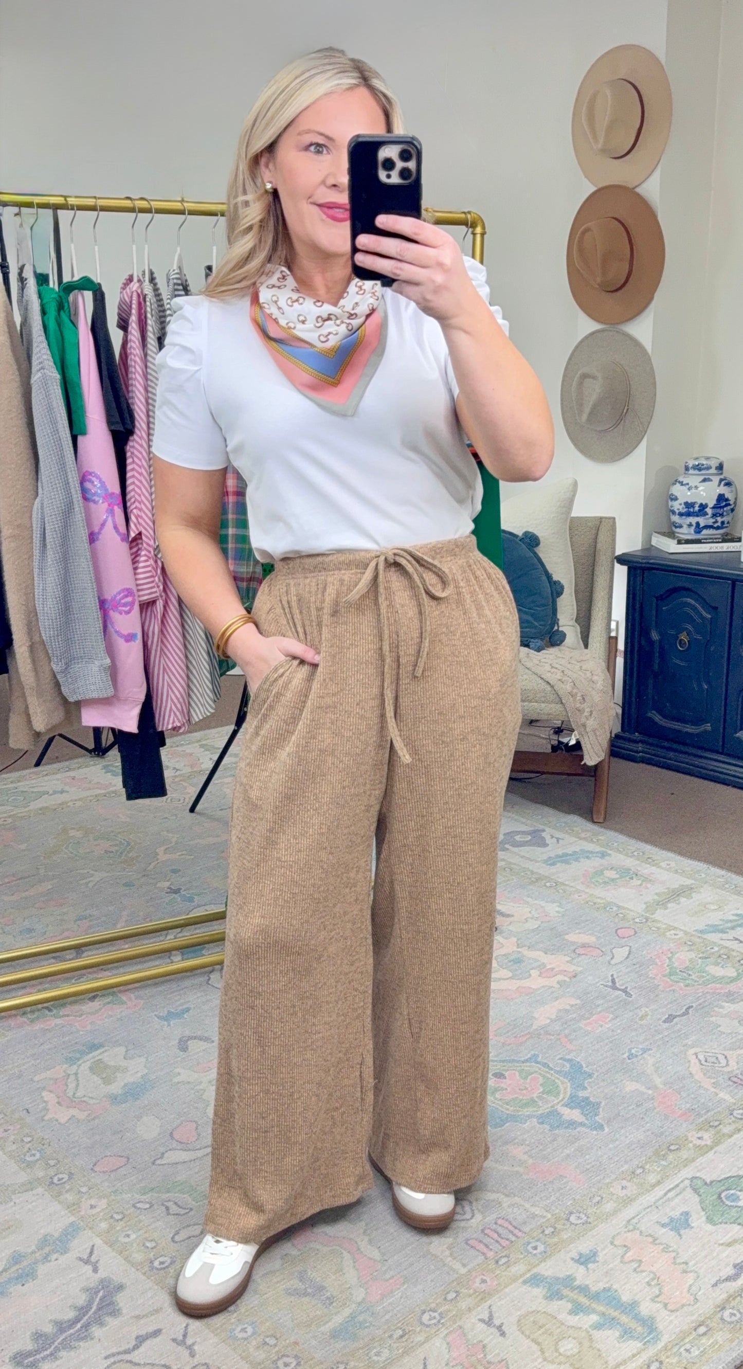 MORE COLORS Puff Sleeve V-Neck Top