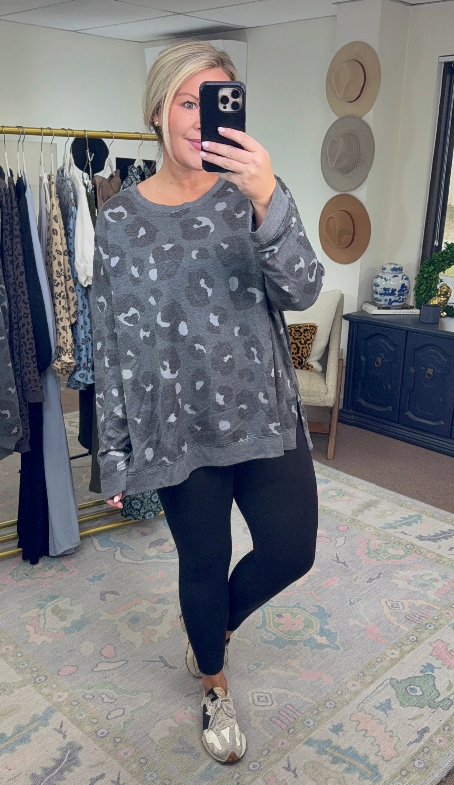 Fanning Split Side Pullover Top in Gray Leopard