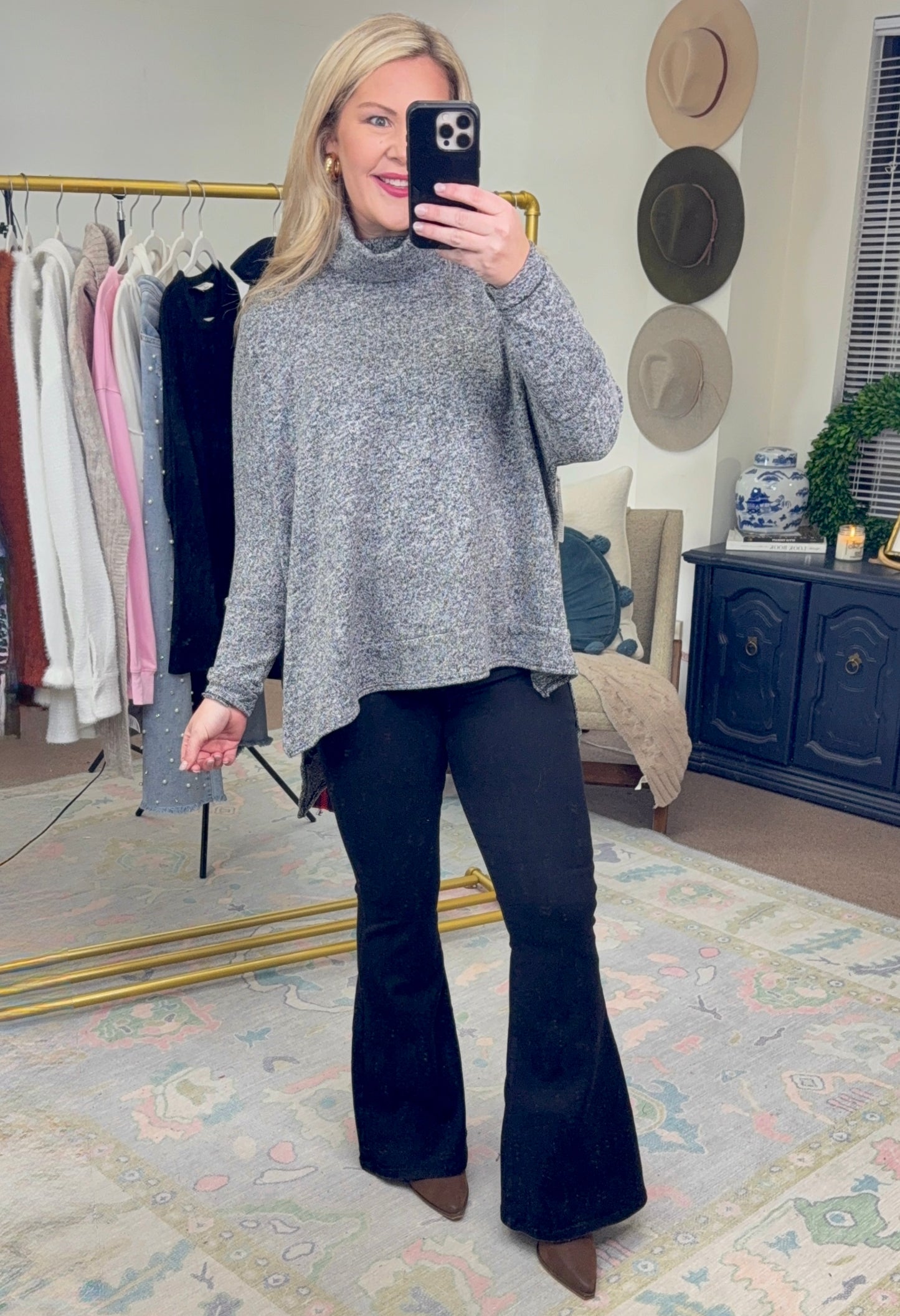 RISEN: Make My Day Black Flare Jeans