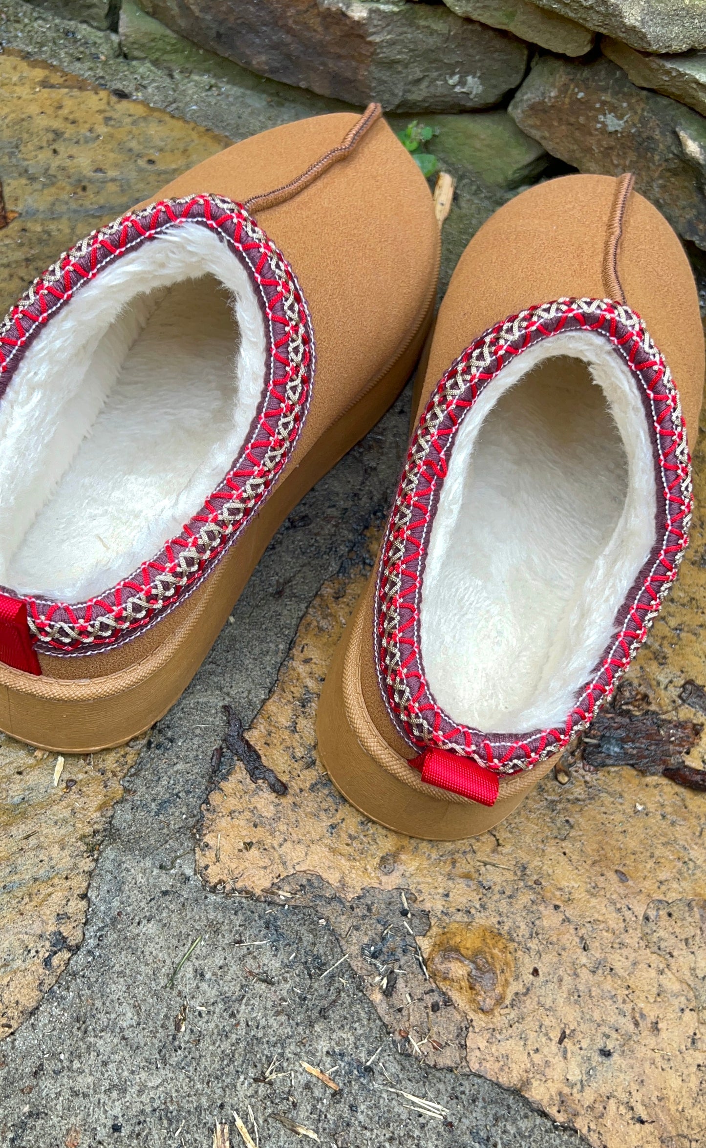 Embroidered Lined Platform Mules