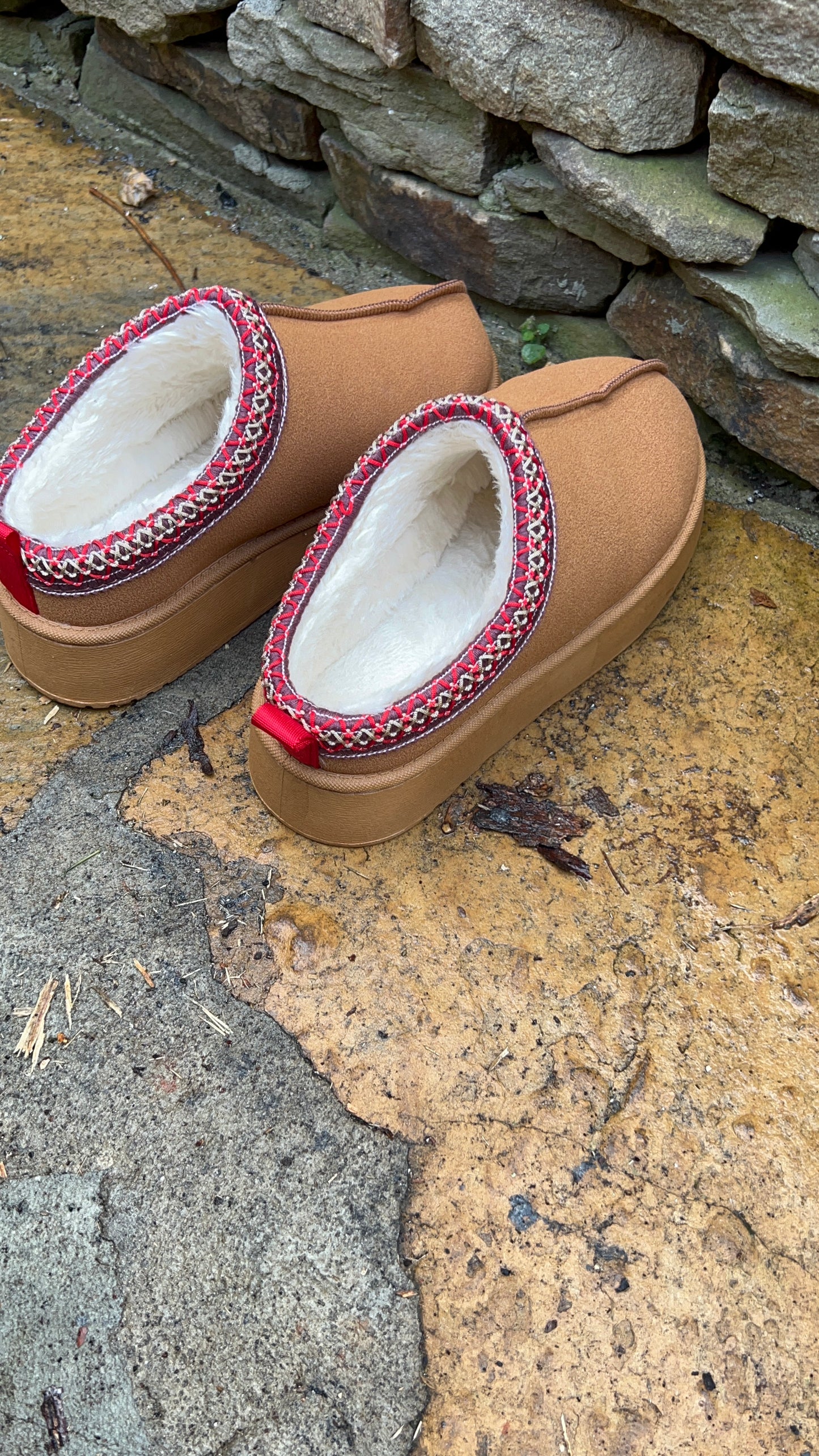 Embroidered Lined Platform Mules