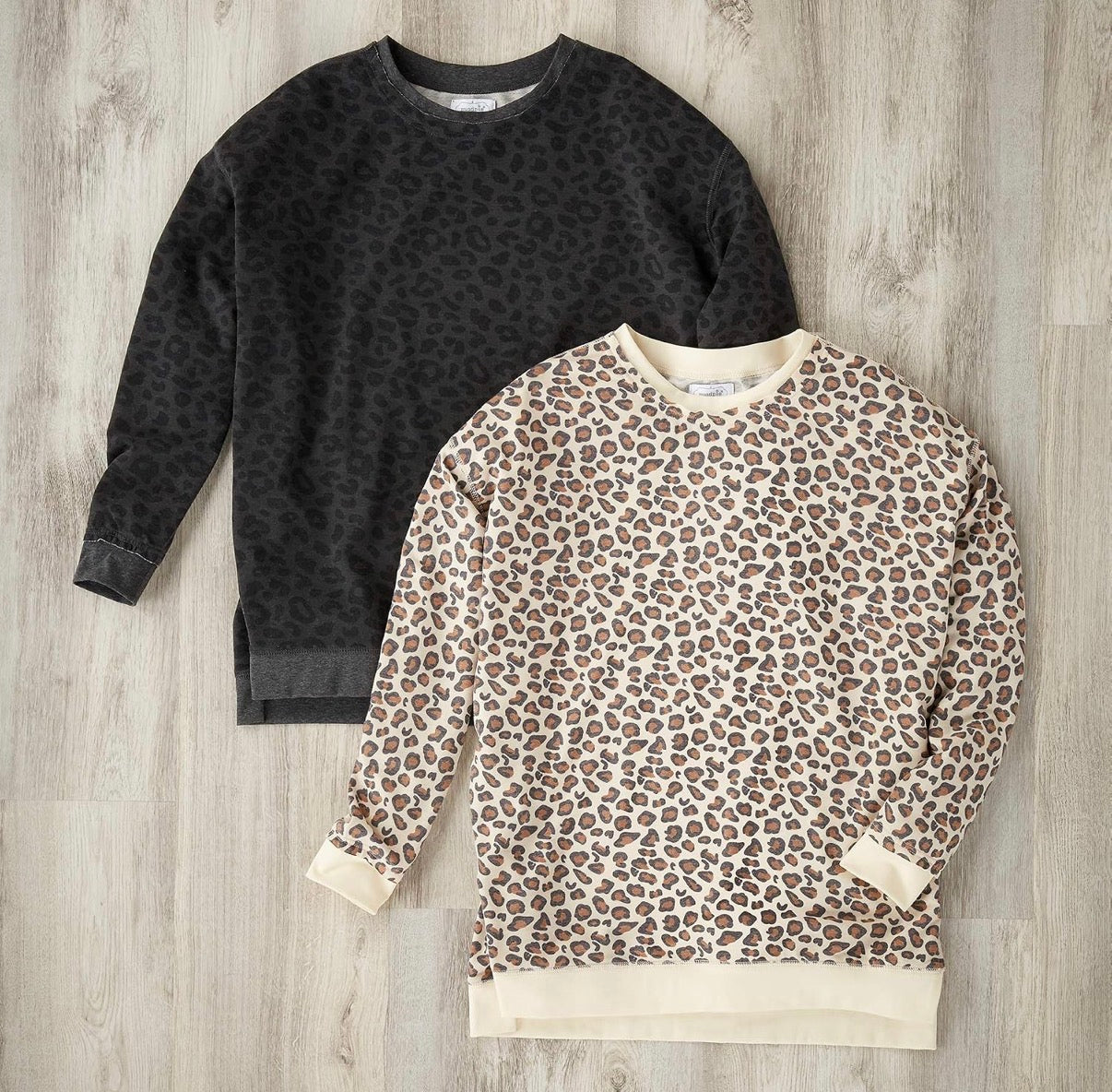 Fanning Split Side Pullover Top in Black Leopard