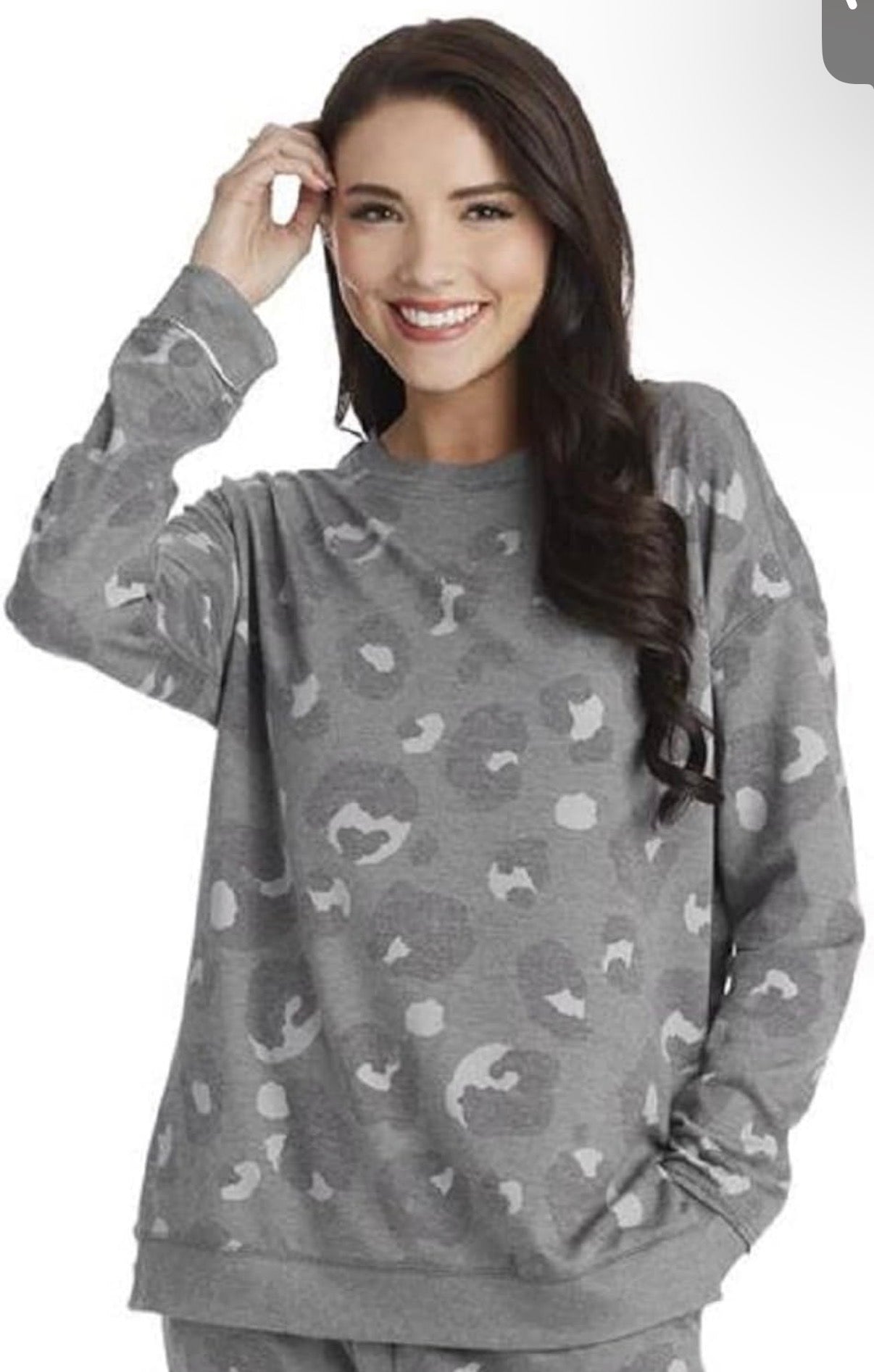 Fanning Split Side Pullover Top in Gray Leopard