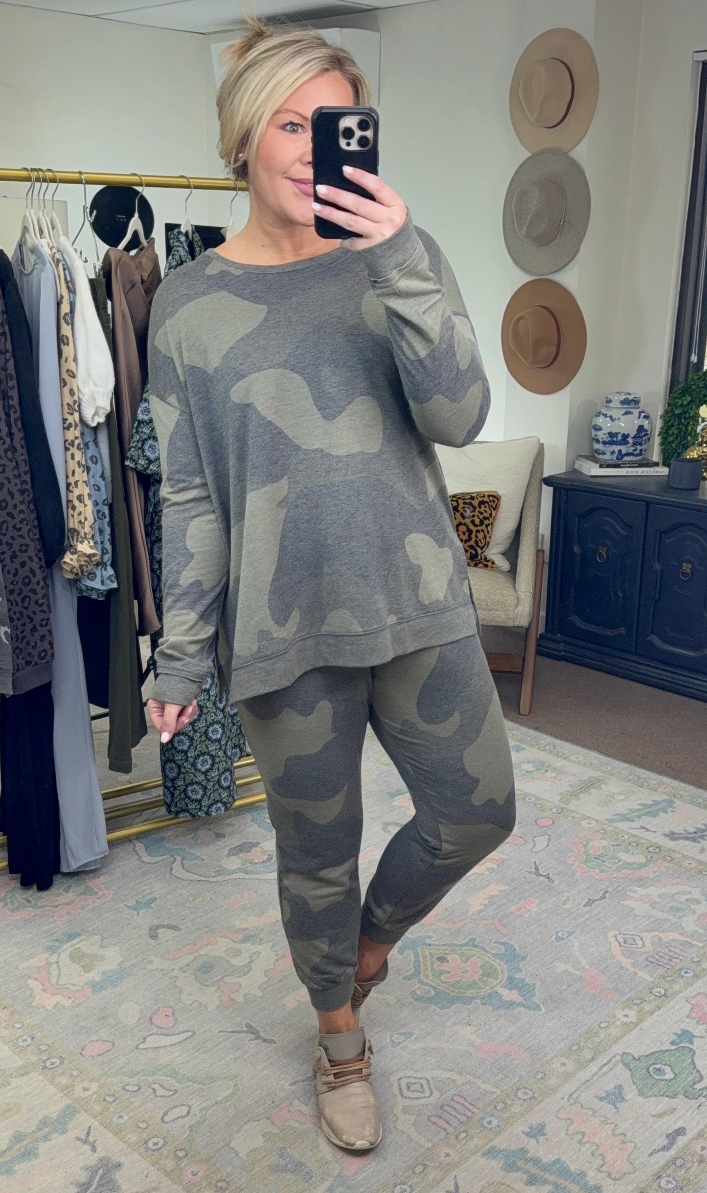 Fanning Jogger Pants in Green Camo