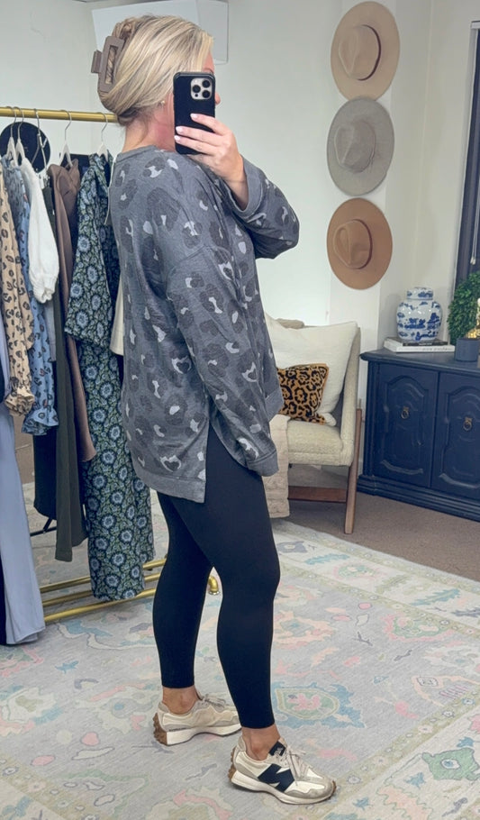 MUD PIE: Fanning Split Side Pullover Top in Gray Leopard