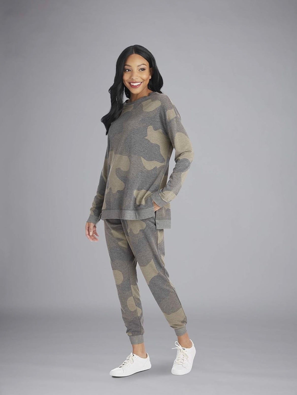 Fanning Jogger Pants in Green Camo