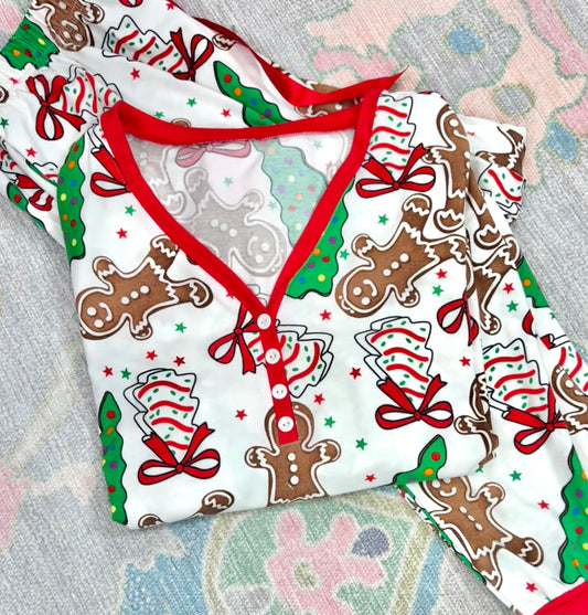 Sweet Dreaming Holiday Print Pajama Set