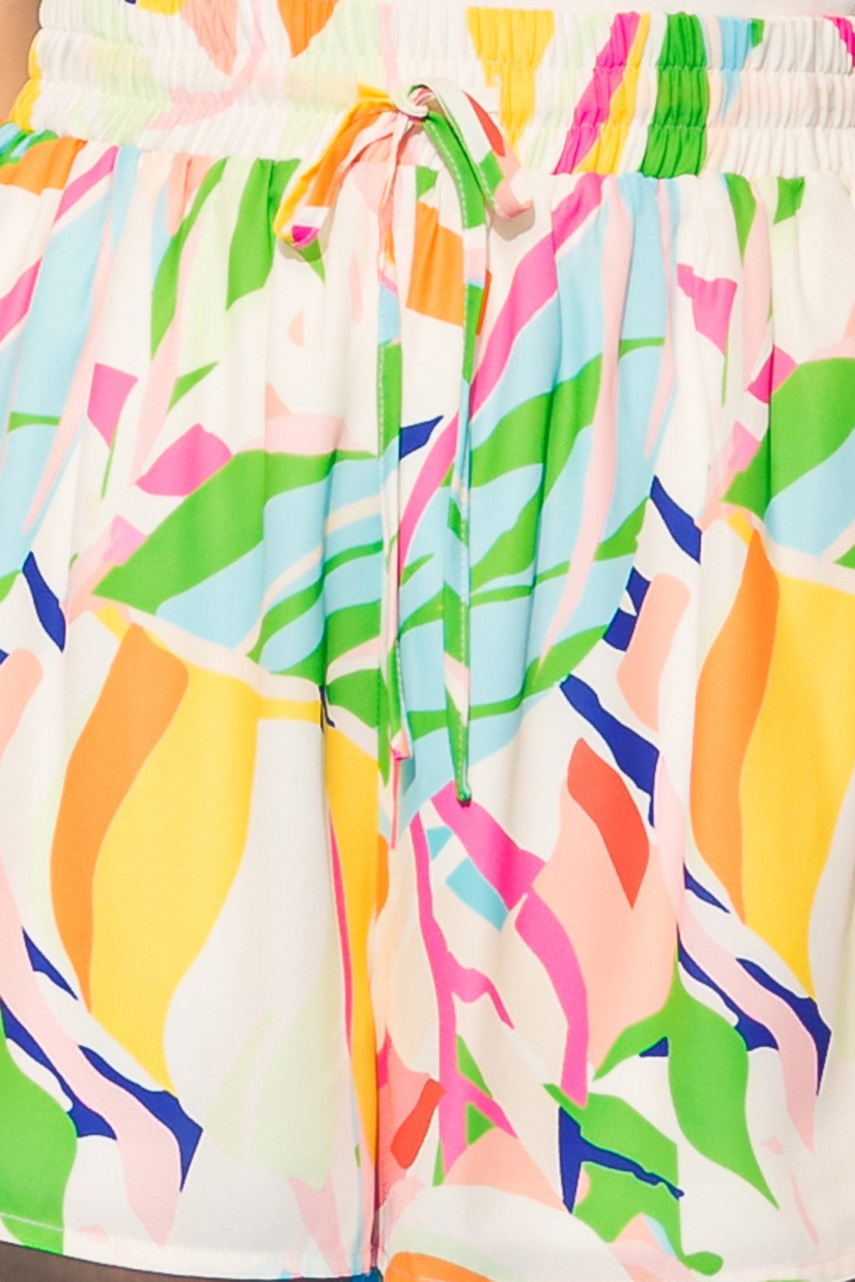 FLYING TOMATO: Multicolor Print Shorts